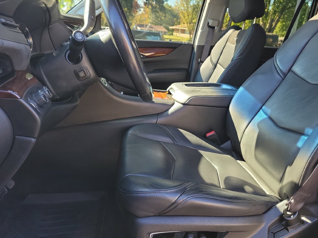 Used 2016 Cadillac Escalade Luxury AWD/4WD image 30