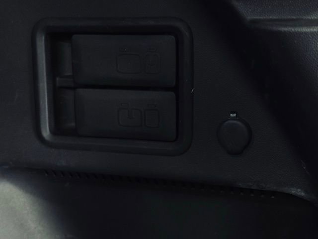 Used 2023 GMC Terrain SLT w/ Infotainment Package II image 10
