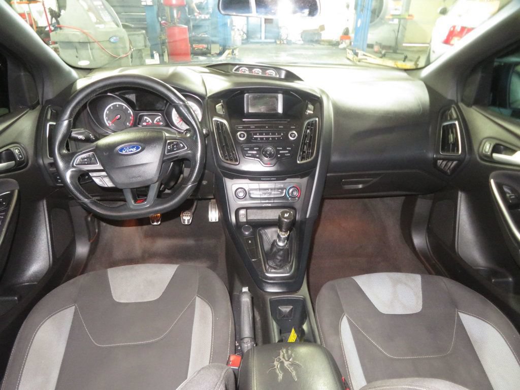 Used 2016 Ford Focus ST FWD image 38