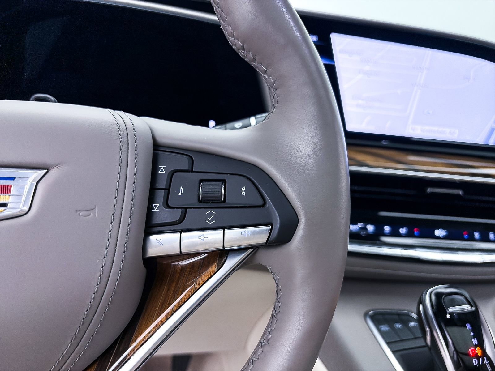 Used 2022 Cadillac Escalade Sport Platinum w/ Heavy-Duty Trailer Package AWD/4WD image 36