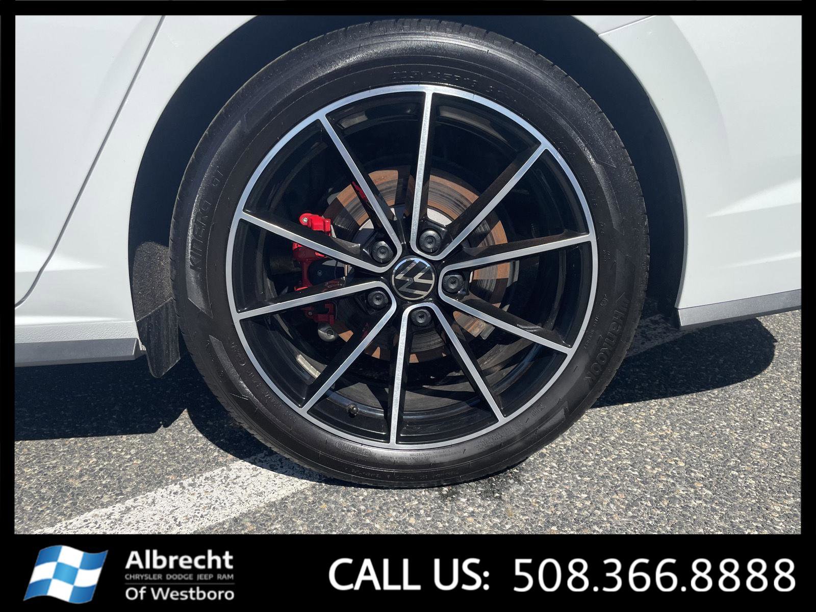 Used 2025 Volkswagen Jetta GLI Autobahn image 33