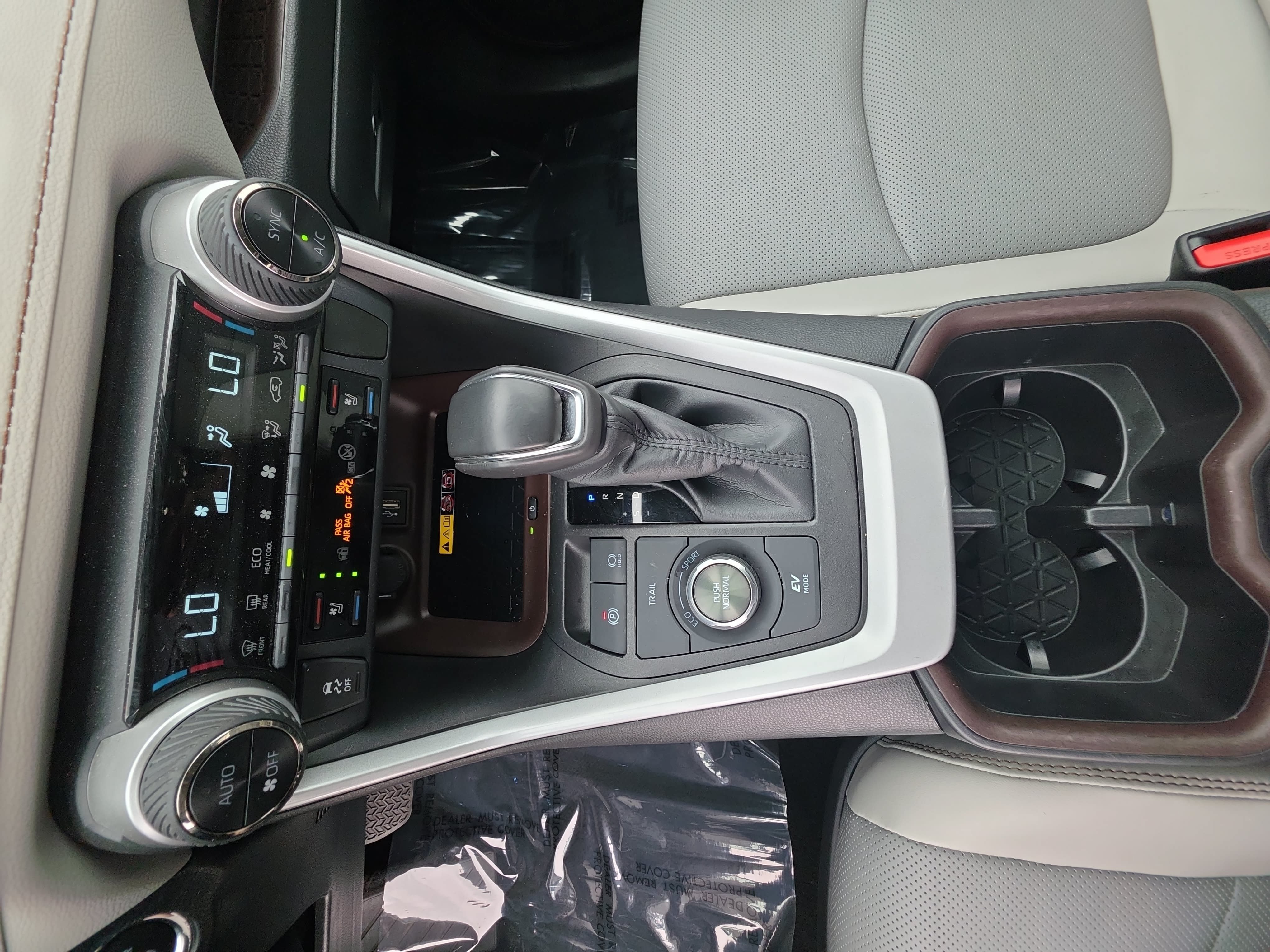 Used 2023 Toyota RAV4 Limited AWD/4WD image 25
