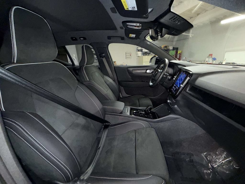 Used 2023 Volvo XC40 Recharge Ultimate w/ Protection Package Premier AWD/4WD image 14