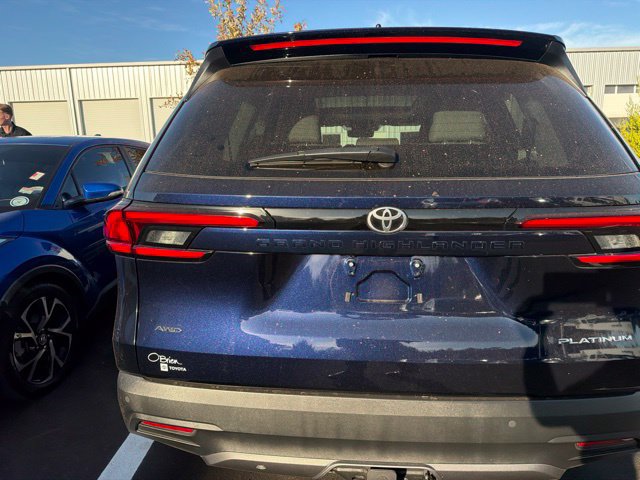 Used 2025 Toyota Grand Highlander AWD image 28