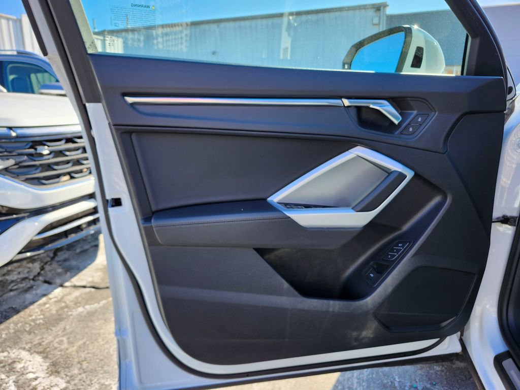 Certified 2023 Audi Q3 2.0T Premium w/ Convenience Package image 12