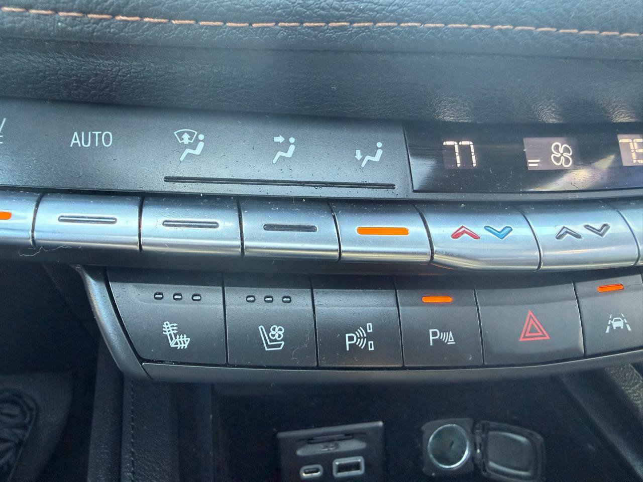 Used 2019 Cadillac XT4 Sport AWD/4WD image 19