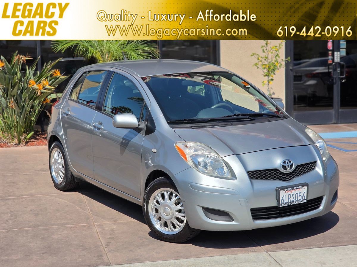 Used 2010 Toyota Yaris 4-Door Hatchback FWD image 1