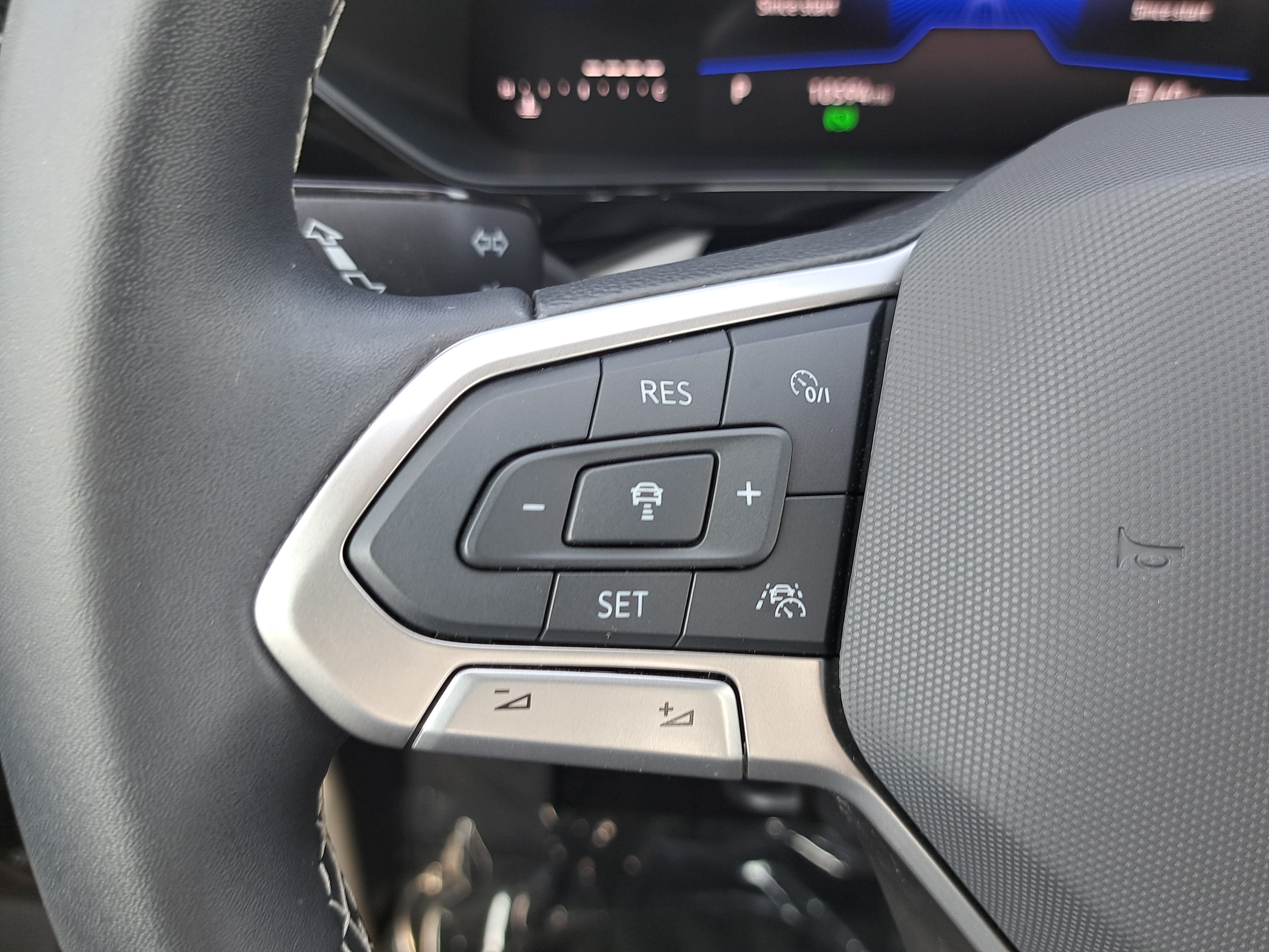 Certified 2024 Volkswagen Taos S FWD image 17