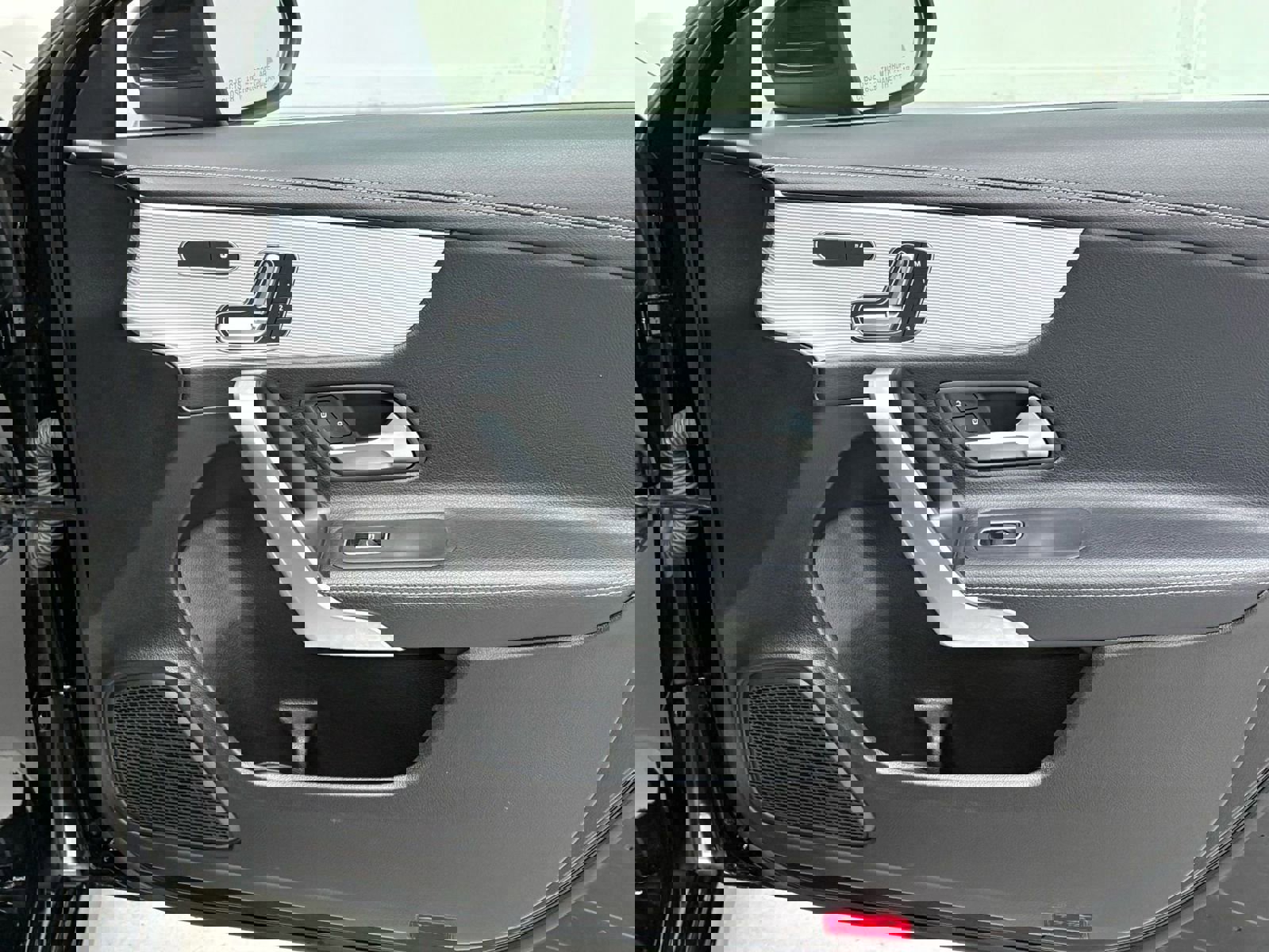 Used 2020 Mercedes-Benz A 220 4MATIC w/ AMG Line image 36