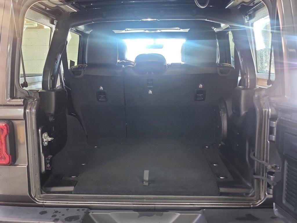 Used 2019 Jeep Wrangler Unlimited Sahara AWD/4WD image 18
