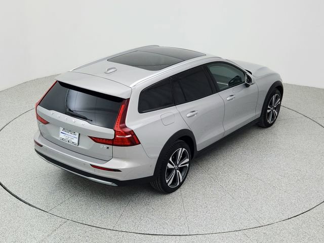 Certified 2025 Volvo V60 B5 Cross Country Plus image 15
