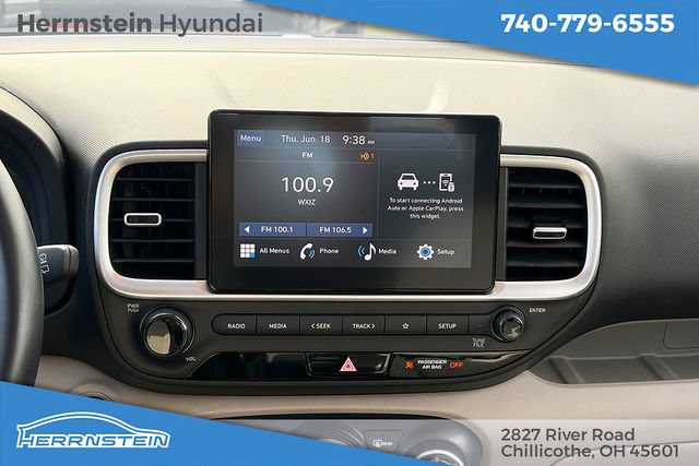 Used 2024 Hyundai Venue SEL FWD image 9