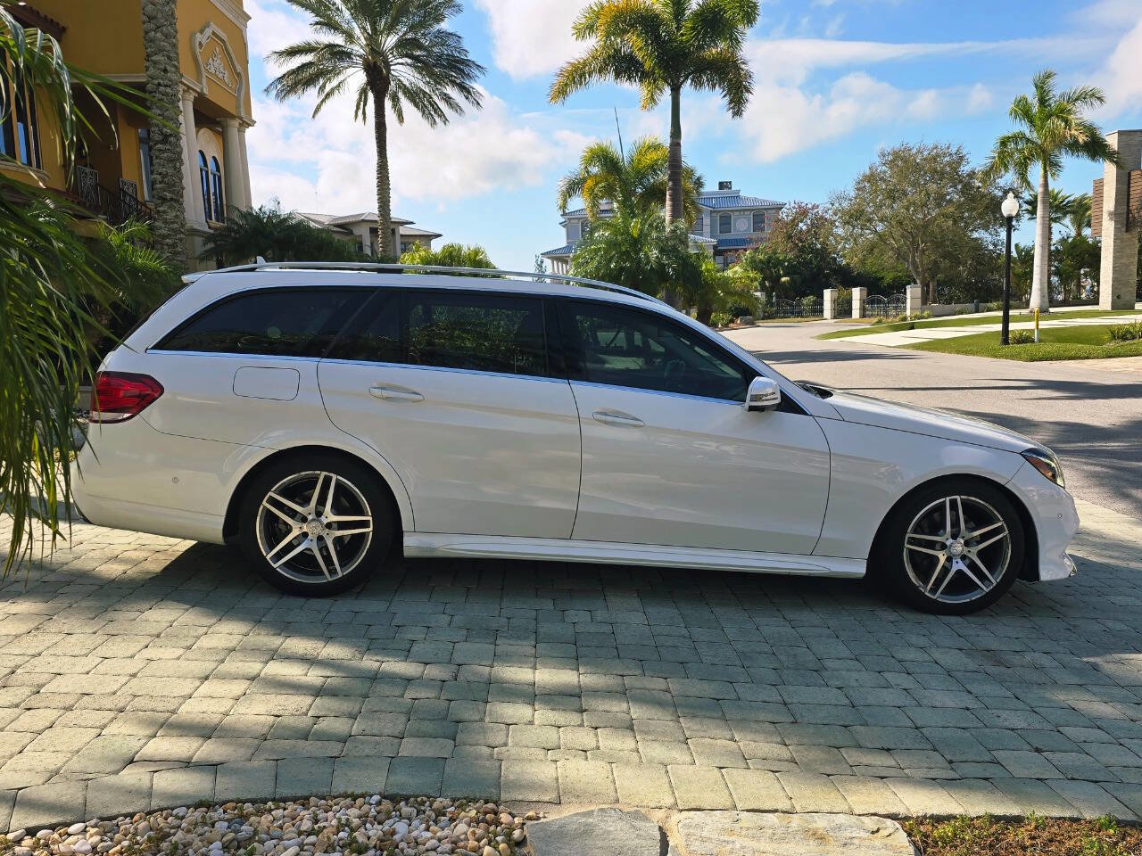 Used 2014 Mercedes-Benz E 350 4MATIC Wagon w/ Premium 1 Package image 41