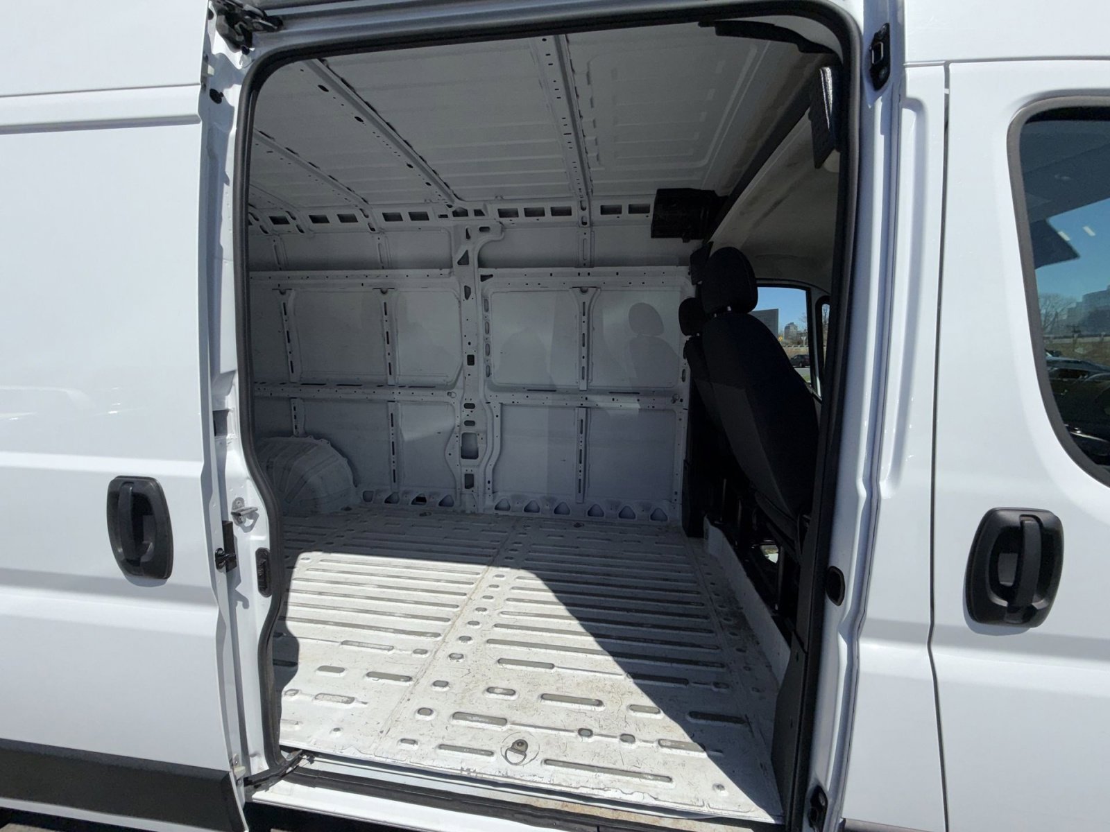 Used 2023 RAM ProMaster 2500 image 23