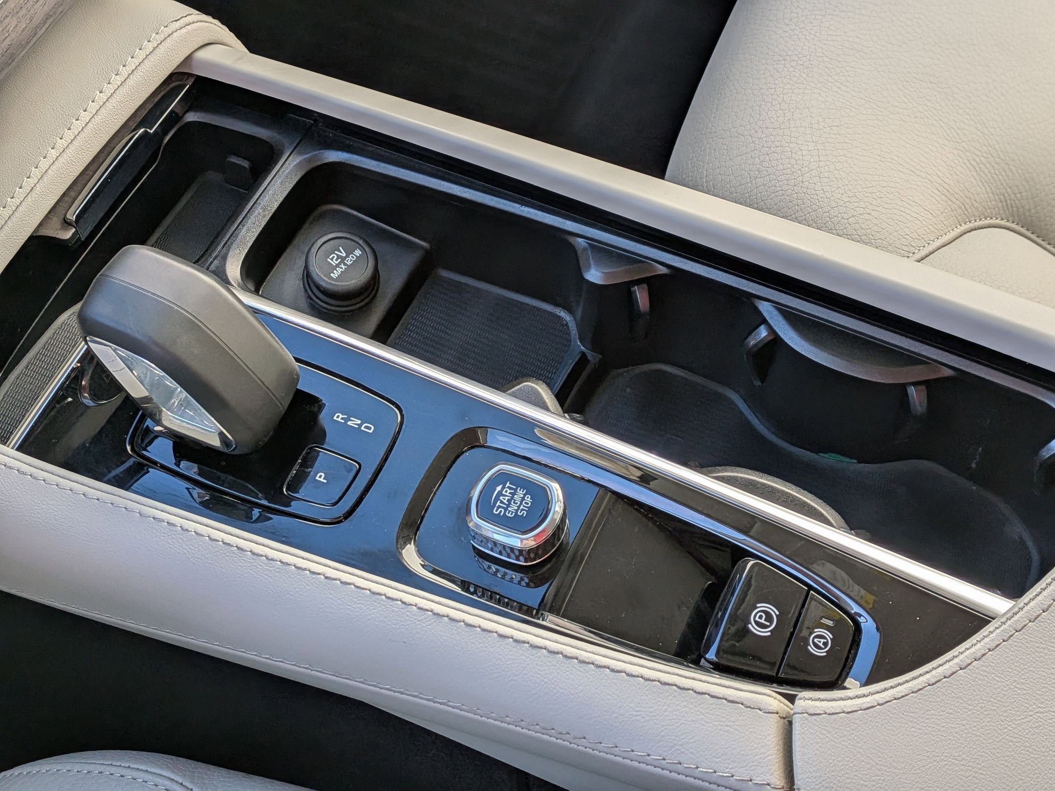 Used 2023 Volvo XC90 B6 Plus w/ Protection Package Premier image 25