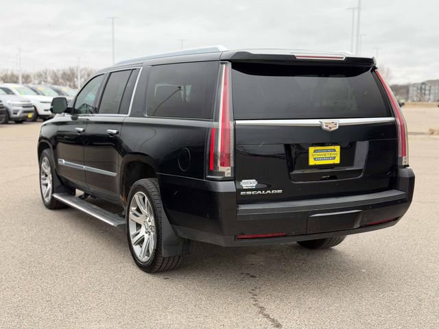 Used 2017 Cadillac Escalade ESV Premium Luxury AWD/4WD image 7