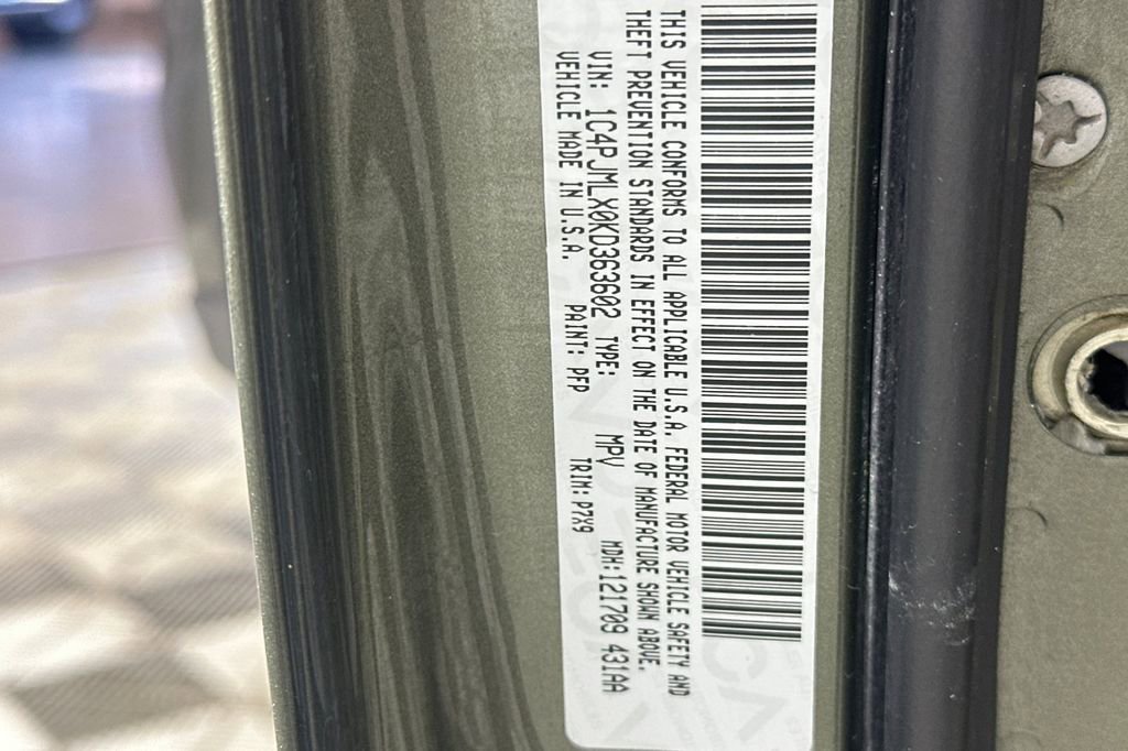 Used 2019 Jeep Cherokee Latitude Plus w/ Cold Weather Group image 37