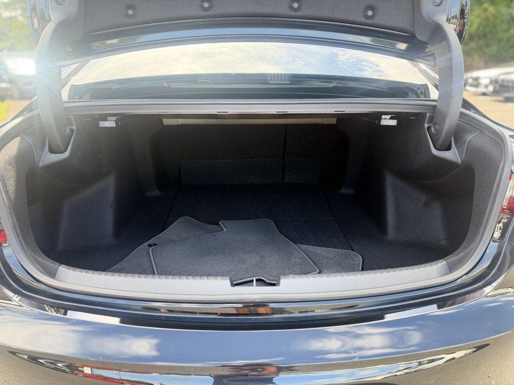 Used 2025 Acura TLX w/ Technology Package FWD image 5