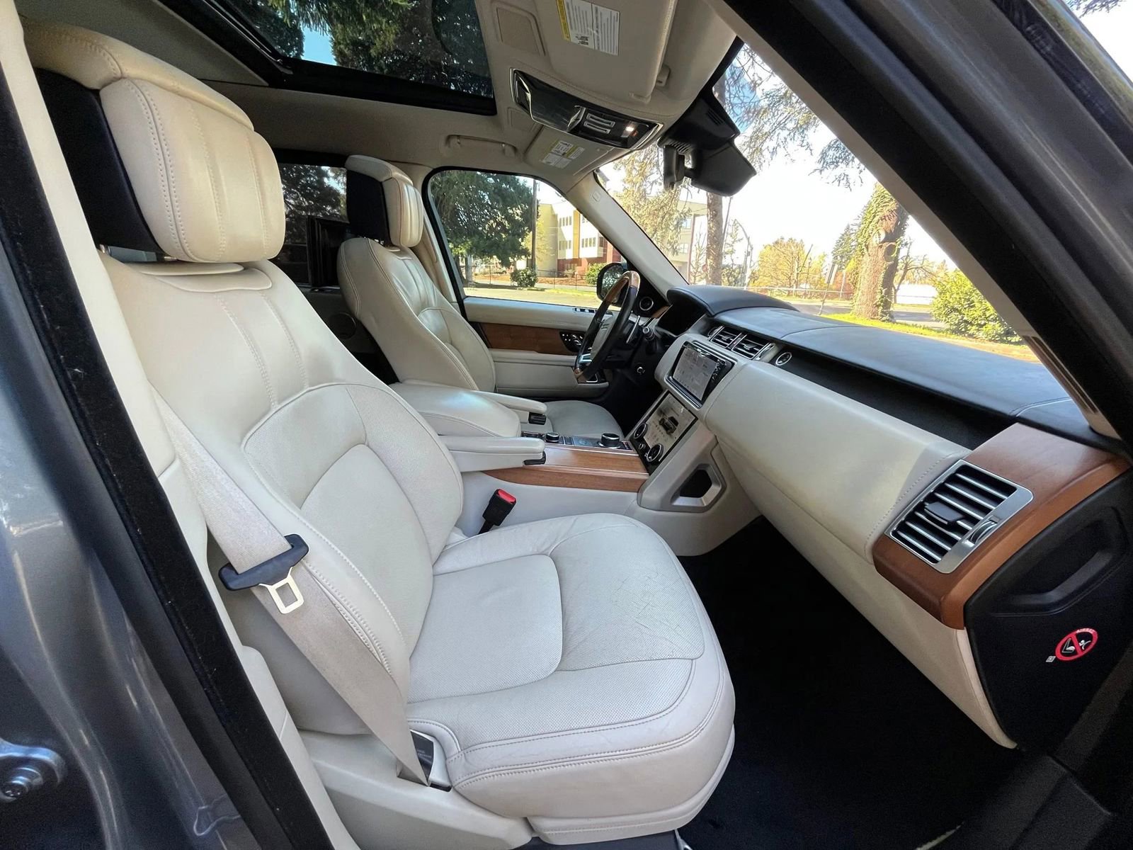 Used 2019 Land Rover Range Rover Long Wheelbase Autobiography AWD/4WD image 12