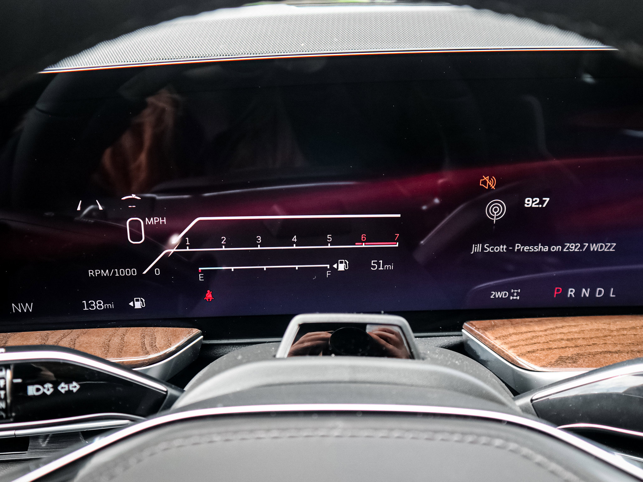 Used 2025 Cadillac Escalade Sport Platinum w/ LPO, ONYX Package image 21