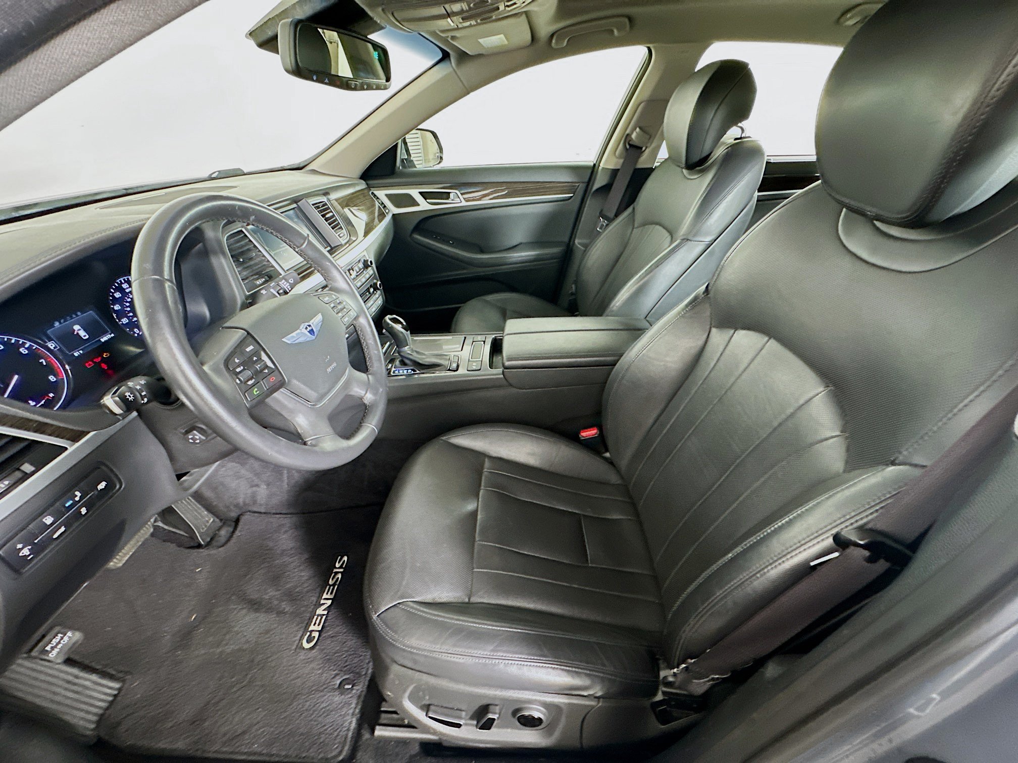 Used 2015 Hyundai Genesis 3.8 w/ Option Group 02 RWD image 13
