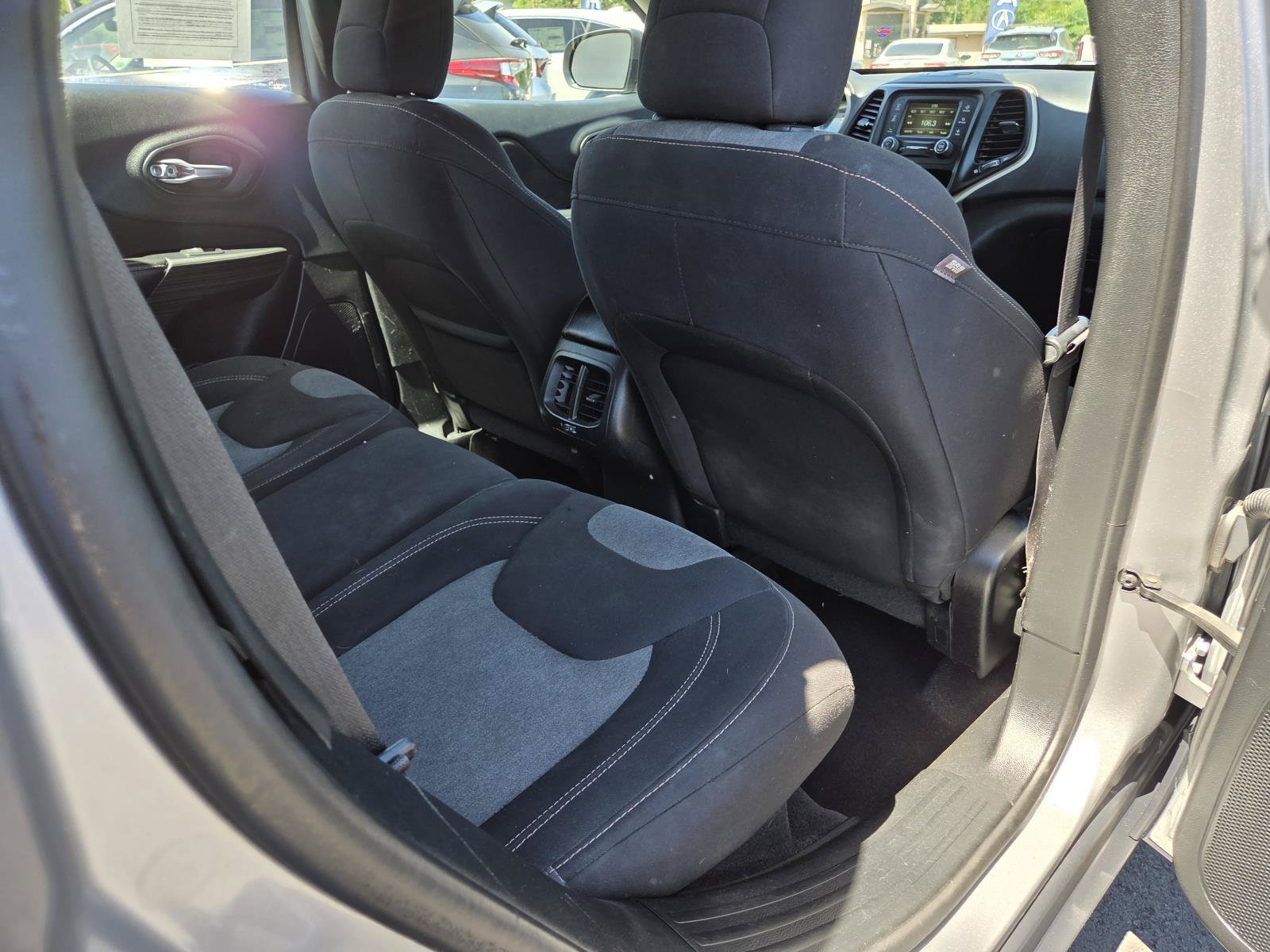 Used 2016 Jeep Cherokee Sport AWD/4WD image 19