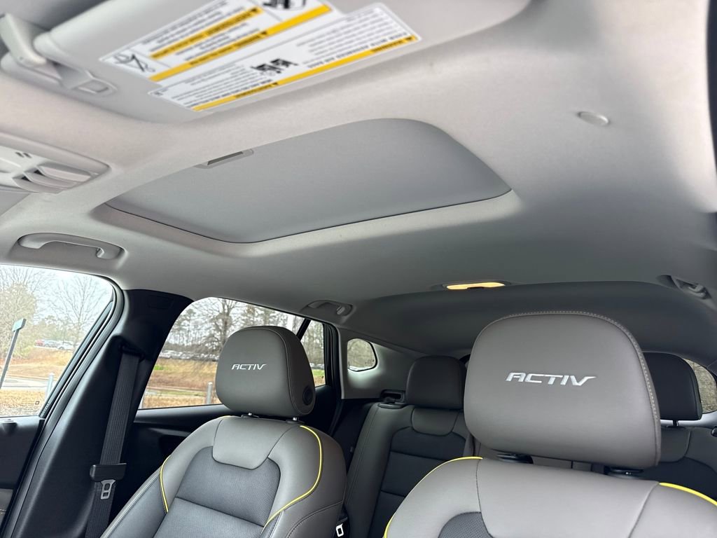 Used 2025 Chevrolet Trax ACTIV w/ Sunroof Package image 25