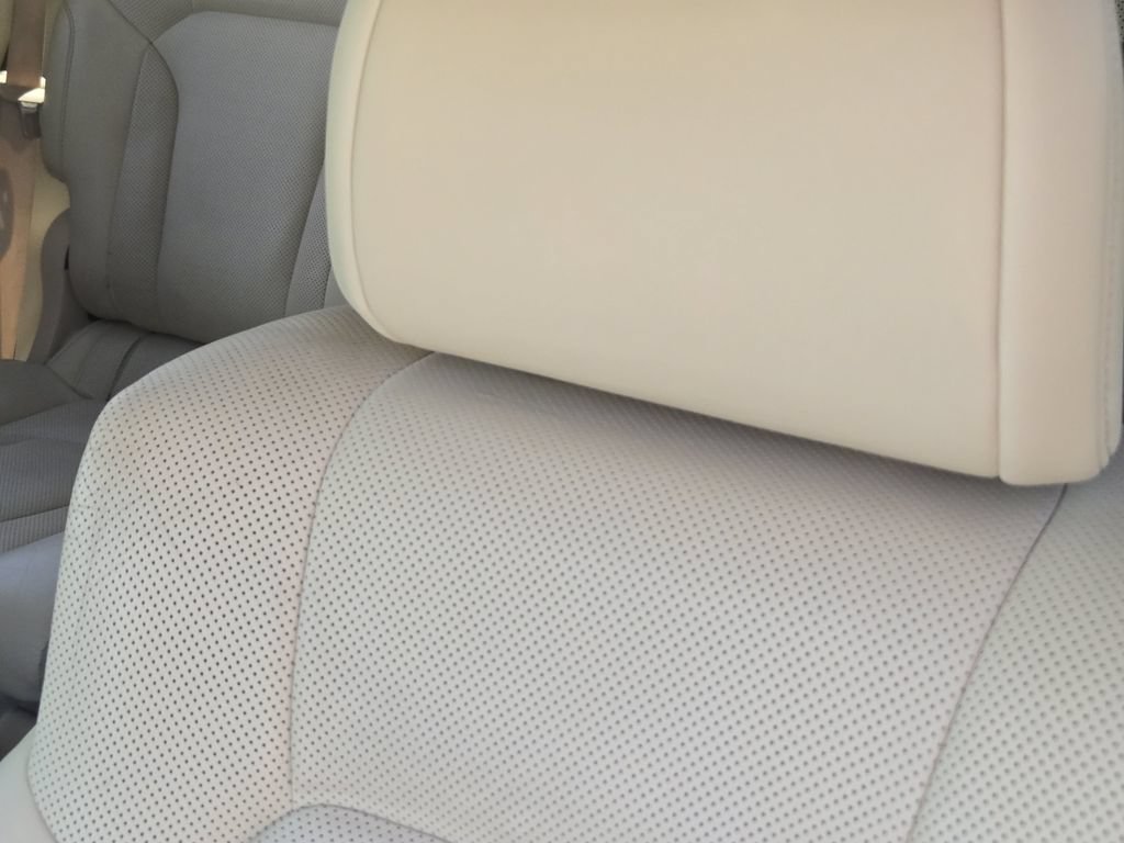 Used 2020 Lexus LX 570 4WD w/ Luxury Package image 15