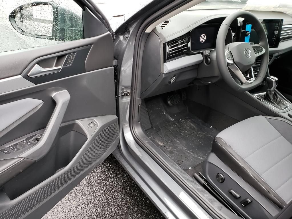 New 2026 Volkswagen Jetta SE FWD image 6