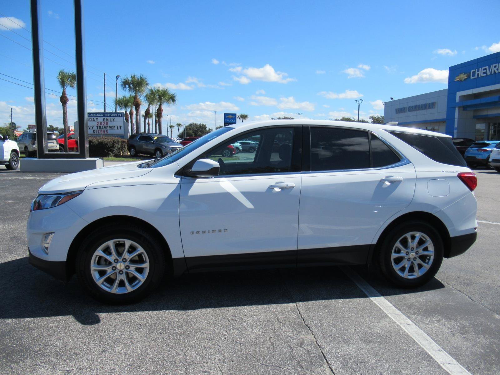 Used 2020 Chevrolet Equinox LT FWD image 2