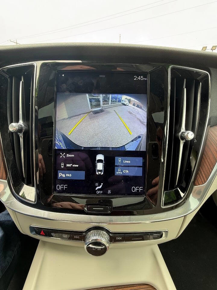 Used 2022 Volvo S60 B5 Inscription image 19