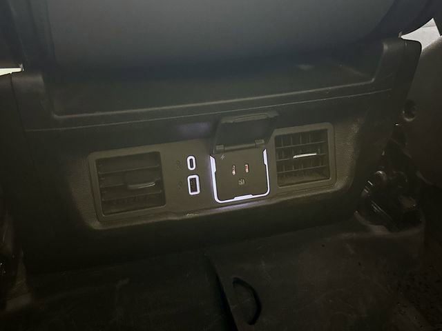 Used 2025 Chevrolet Silverado 2500 LT w/ All Star Edition image 27