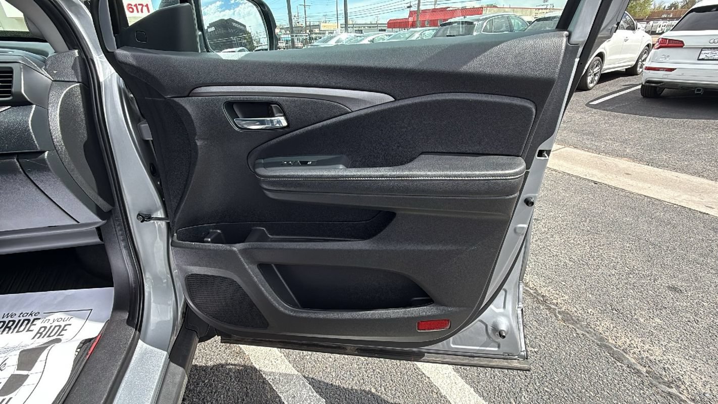 Used 2023 Honda Ridgeline RTL image 17
