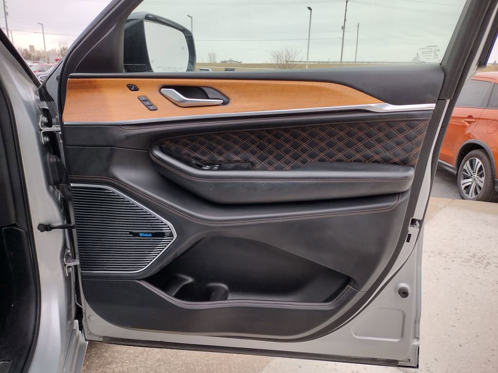 Used 2022 Jeep Grand Cherokee L Summit image 22