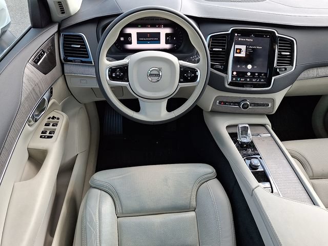 Used 2025 Volvo XC90 B6 Ultra AWD/4WD image 11