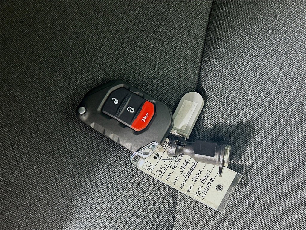 New 2025 Jeep Gladiator Sport image 19