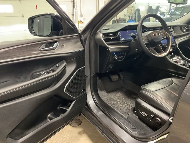 Used 2022 Jeep Grand Cherokee Limited 4xe w/ Luxury Tech Group II image 8