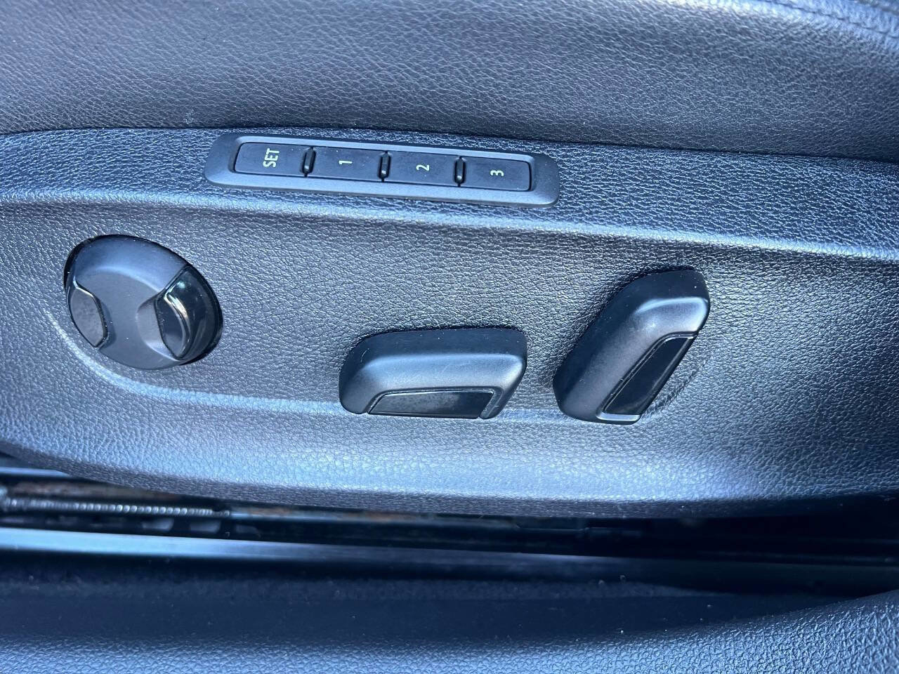 Used 2012 Volkswagen Passat 2.5 SEL Premium FWD image 31