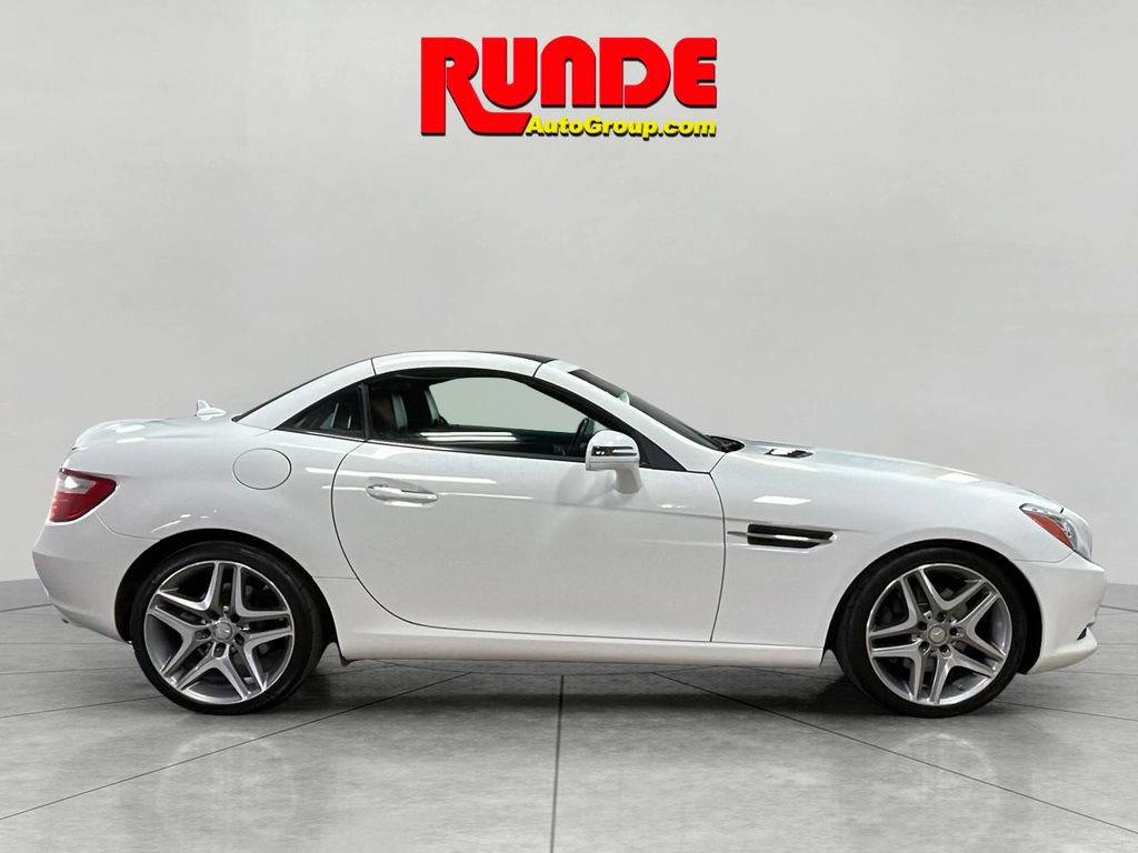 Used 2016 Mercedes-Benz SLK 300 image 6