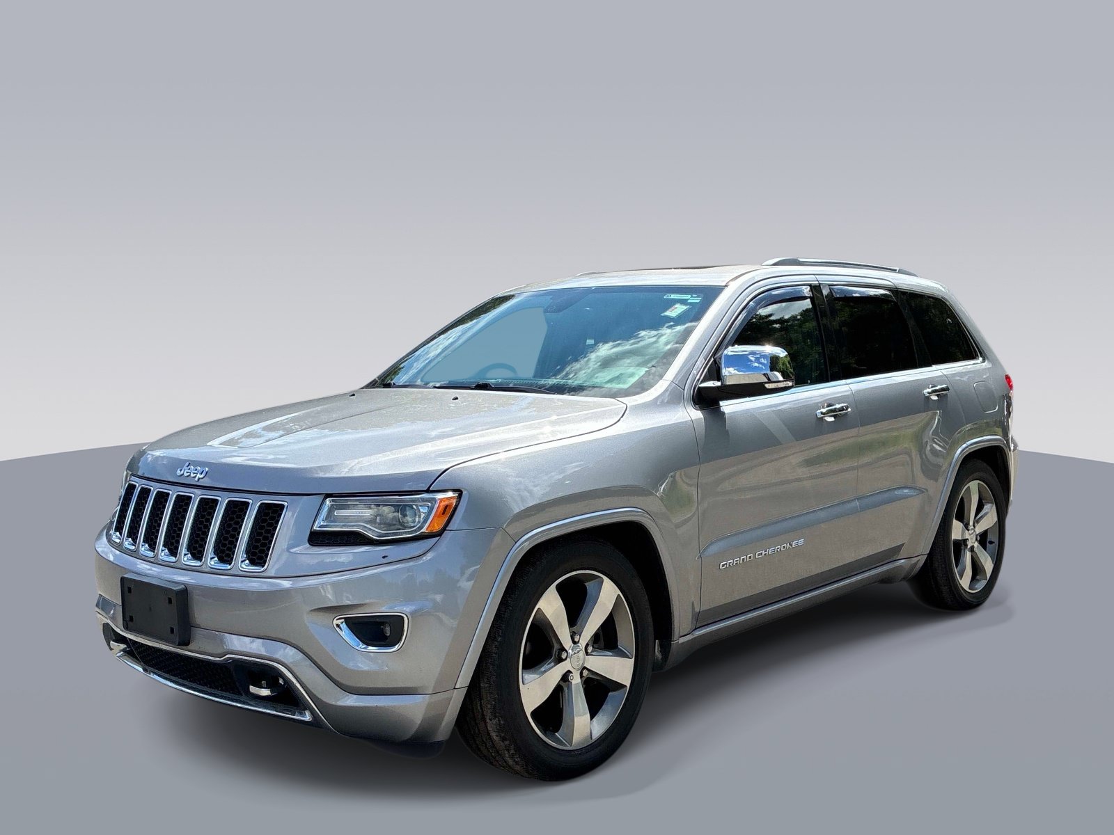 Used 2016 Jeep Grand Cherokee Overland AWD/4WD image 3