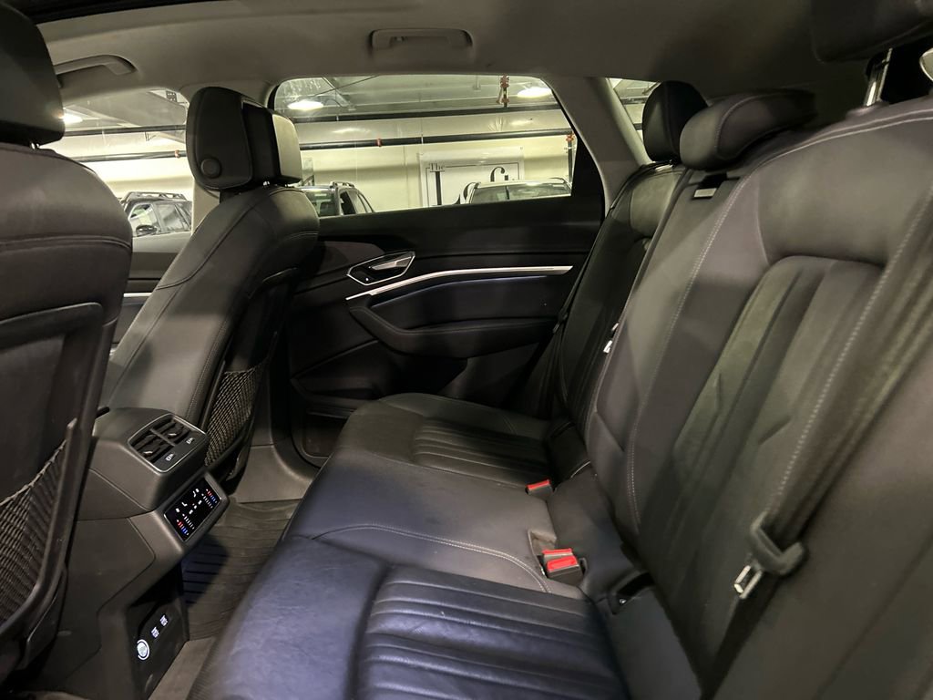 Used 2019 Audi e-tron Premium Plus image 23