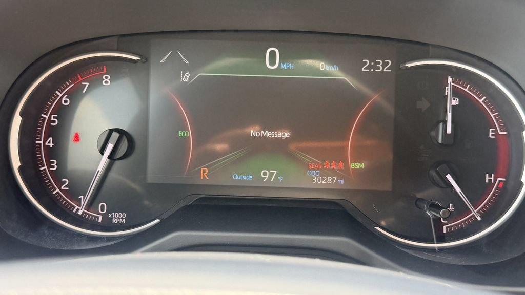 Used 2025 Toyota RAV4 XLE FWD image 22