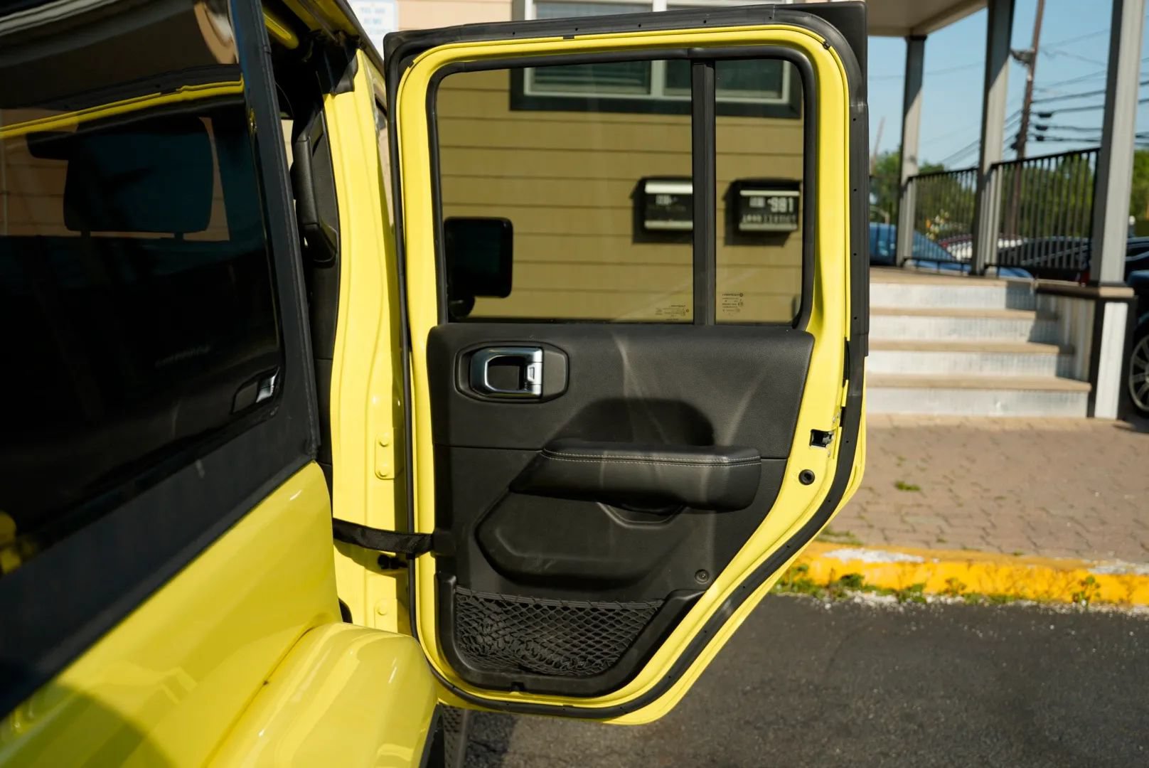Used 2023 Jeep Wrangler Unlimited Sahara w/ Cold Weather Group AWD/4WD image 27