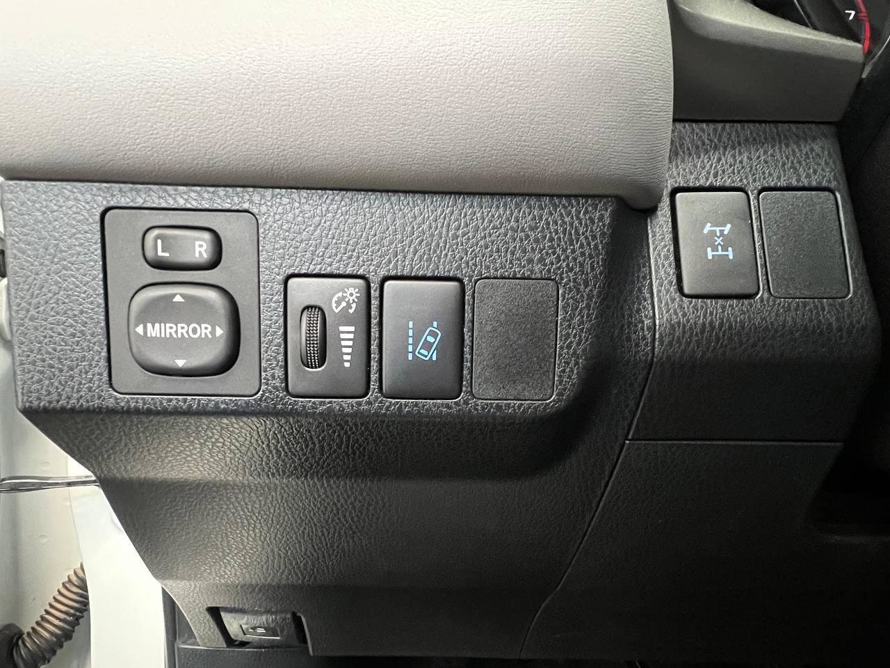 Used 2018 Toyota RAV4 XLE w/ Plus Extra Value Package image 23