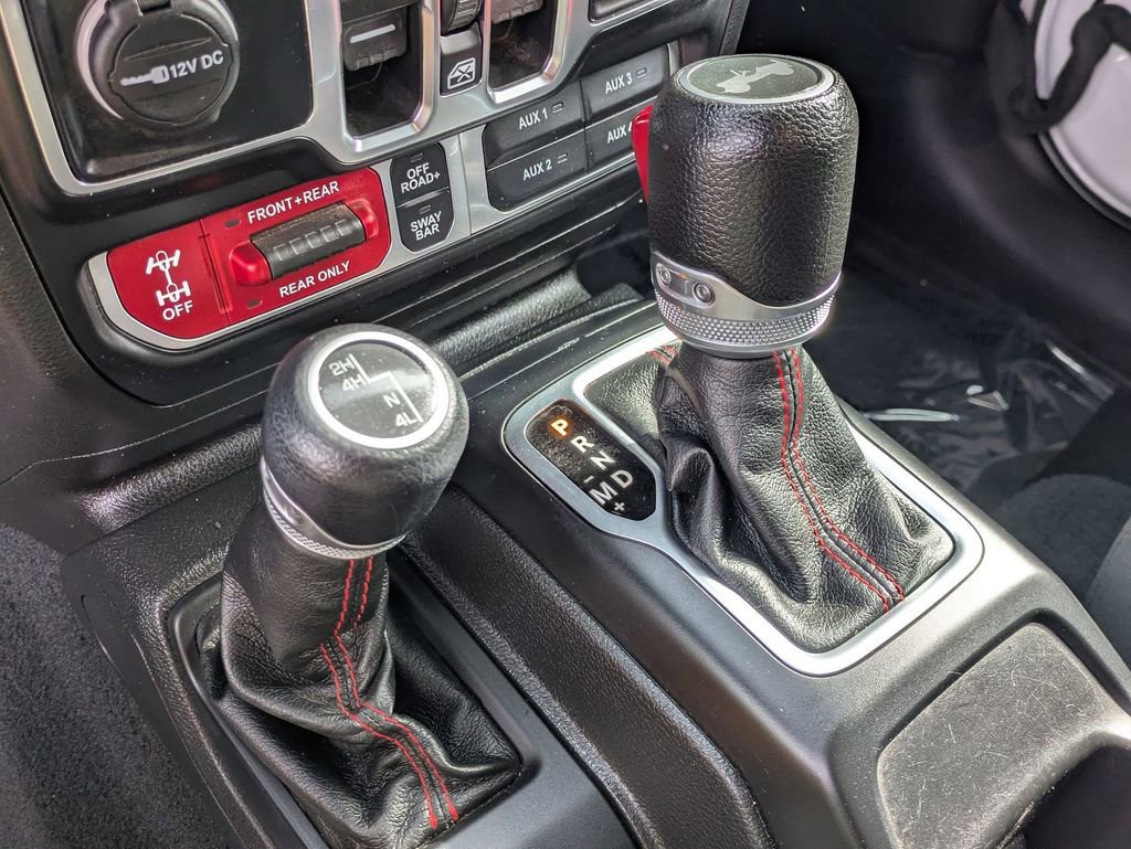 Used 2022 Jeep Wrangler Unlimited Rubicon w/ Cold Weather Group AWD/4WD image 20