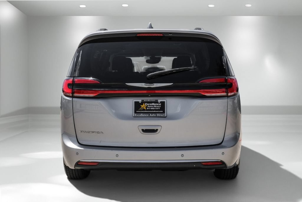 Used 2021 Chrysler Pacifica Touring-L FWD image 7