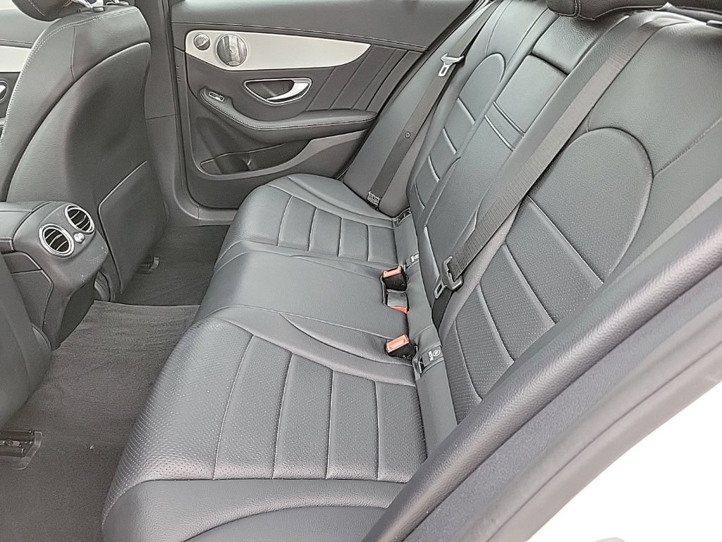 Used 2015 Mercedes-Benz C 300 4MATIC Sedan image 12