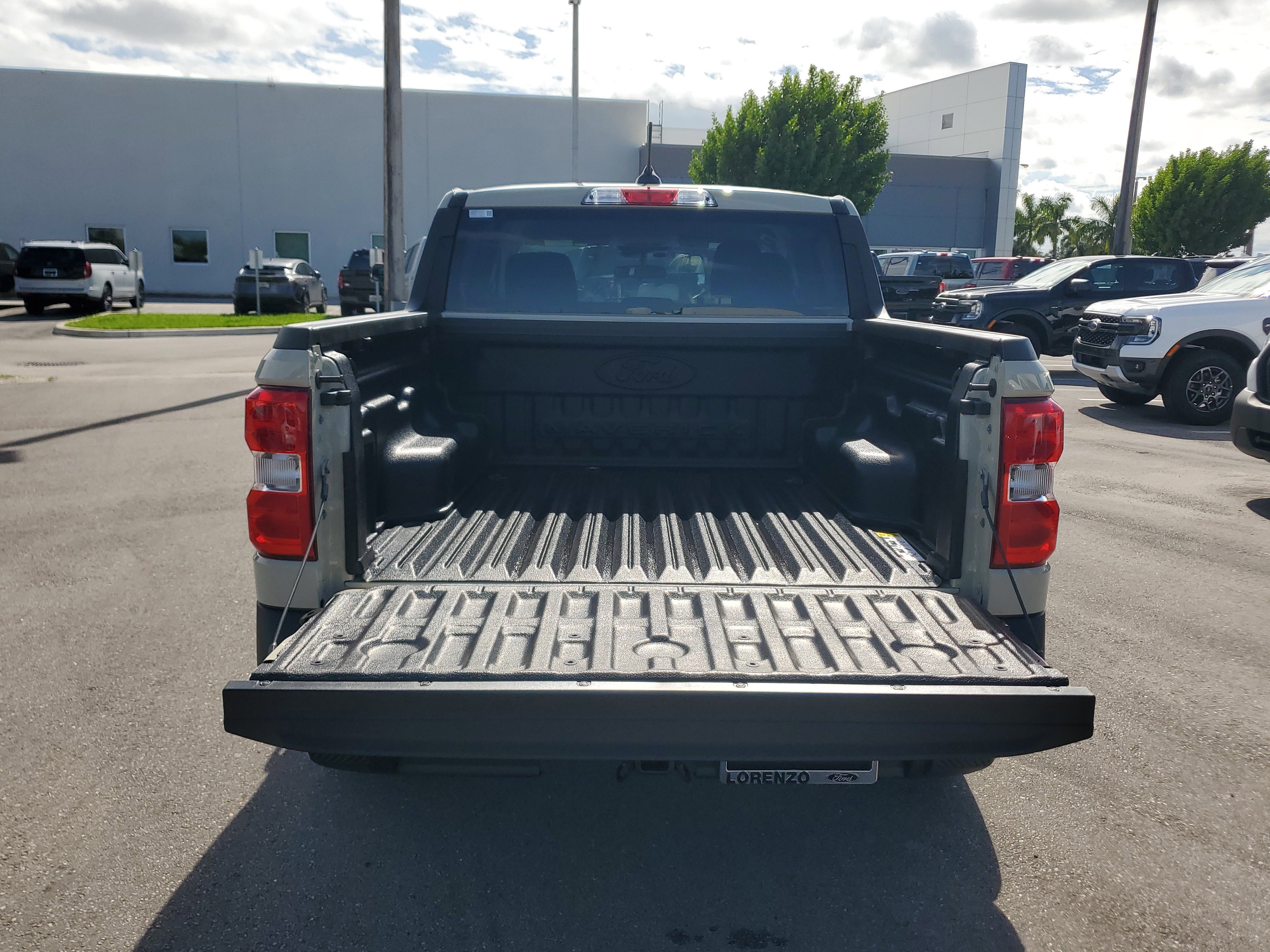 New 2025 Ford Maverick XLT w/ XLT Luxury Package image 9