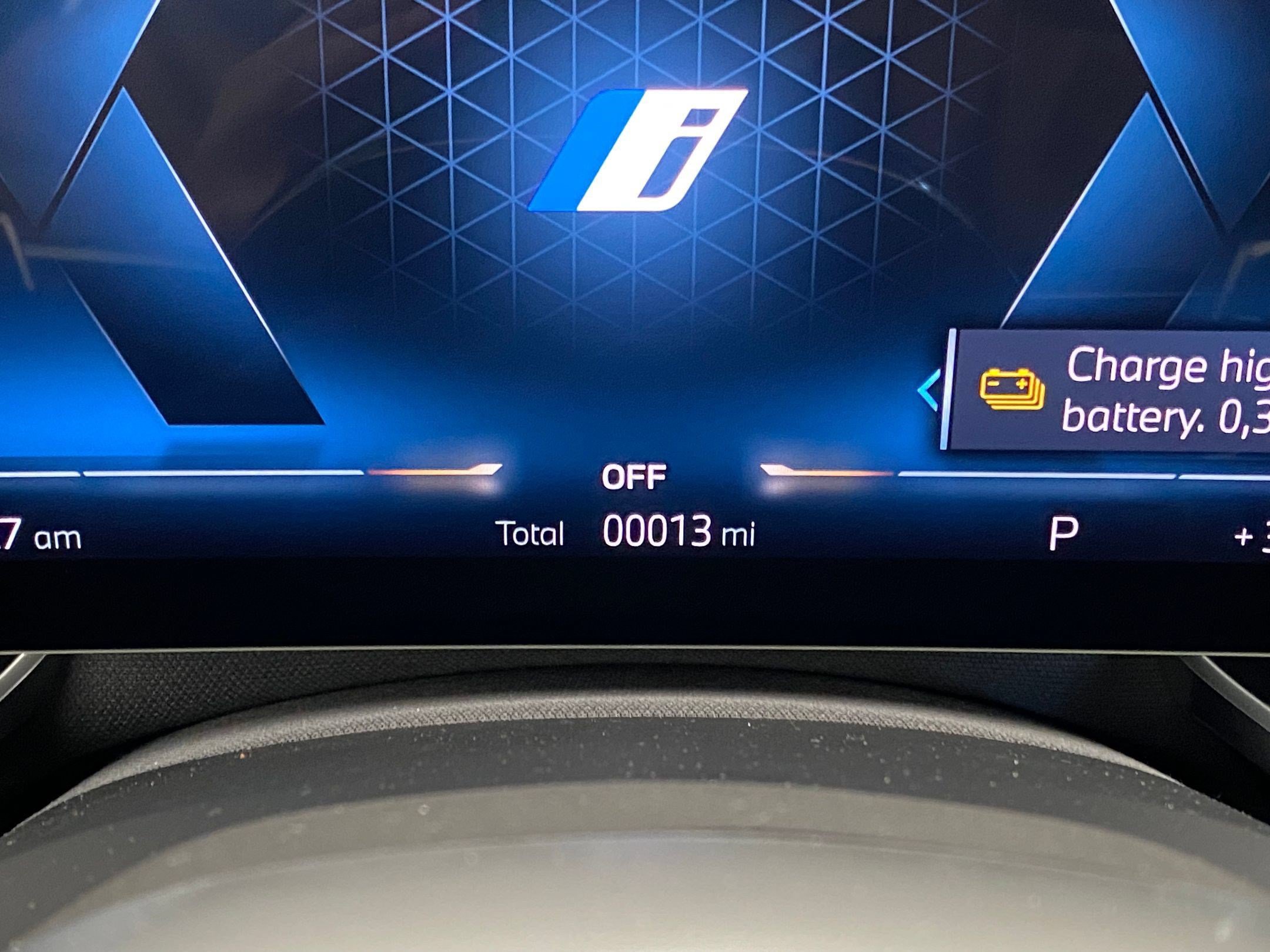 Used 2026 BMW 750e xDrive w/ Premium Package AWD/4WD image 24