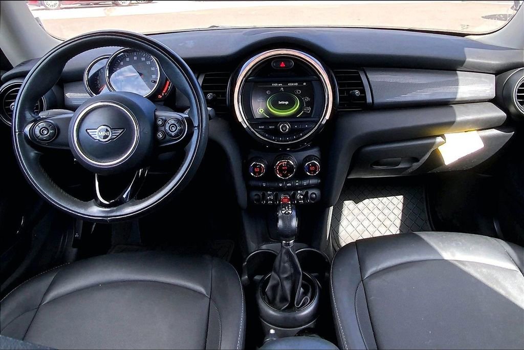 Used 2018 MINI Cooper 2-Door Hardtop image 14